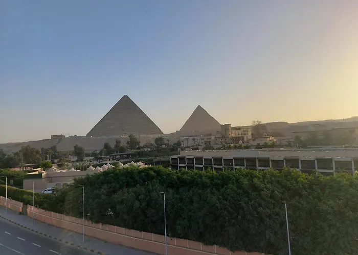 Doudou Pyramids View Hotel